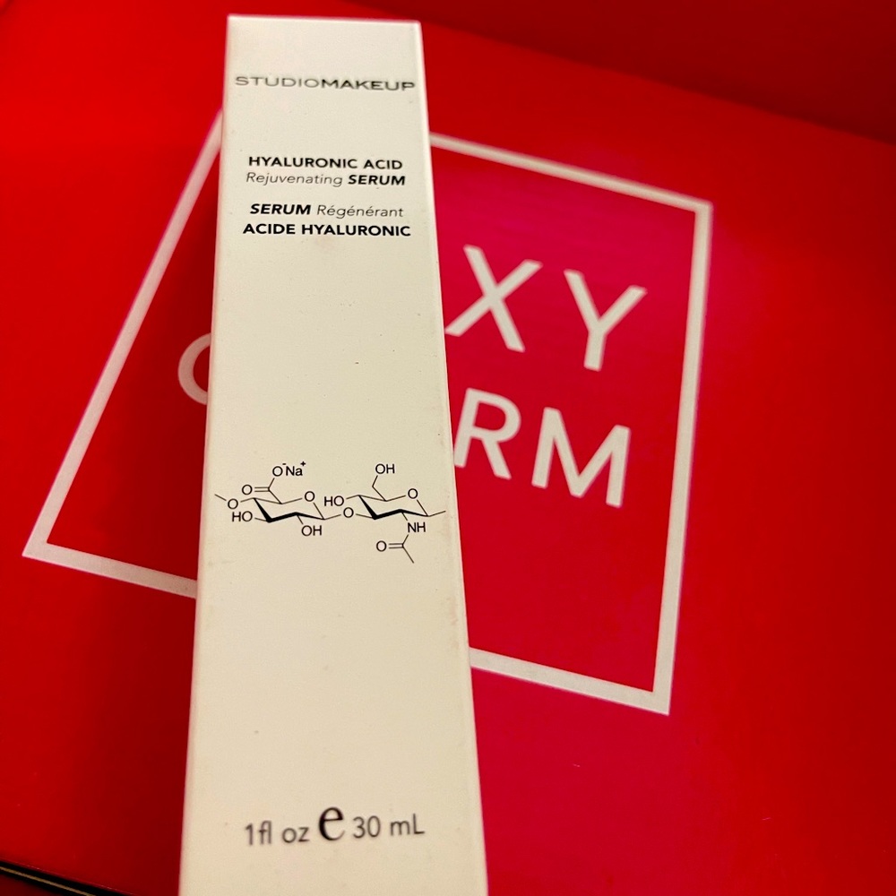 Studio makeup-hyaluronic acid rejuvenating serum